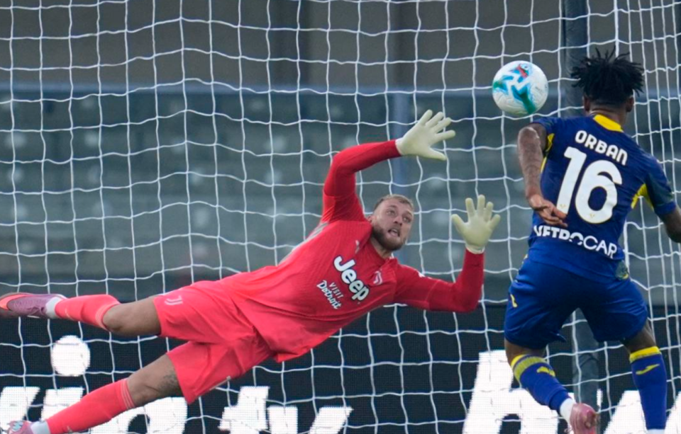 维罗纳, 射门踢偏了, src