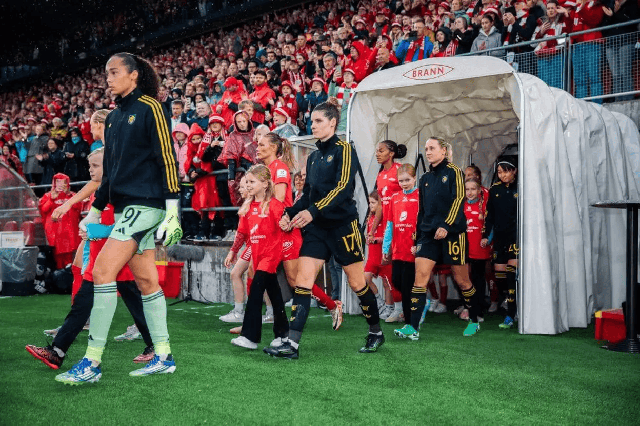 根途中遗失, 就在去球场