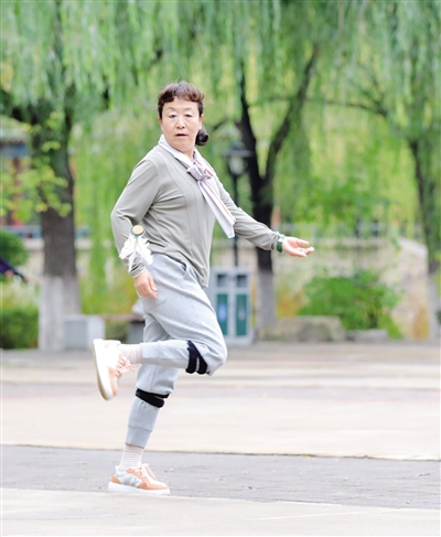 有节奏地踏, OCgwO, 公园的空地